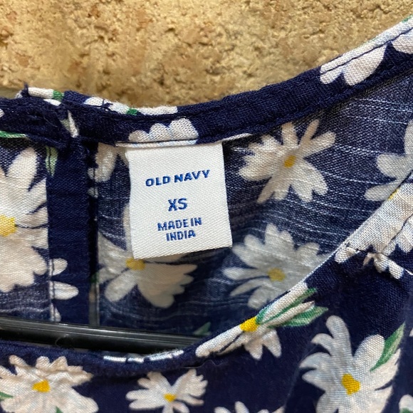 Old Navy Daisy-Print Tie-Front Tank XS - Picture 4 of 7